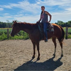 Meet your Posher, Emily